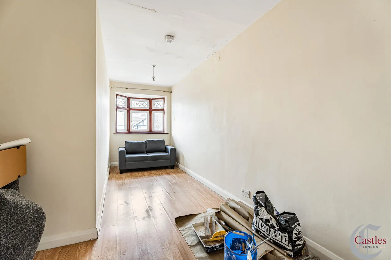Empire Avenue, London, N18, photo 29