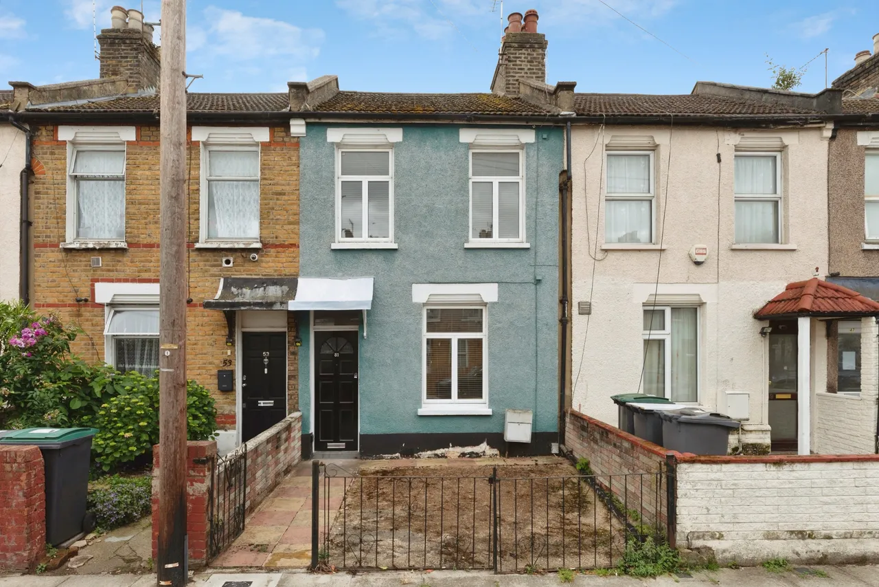 2 bed house for sale, Halefield Road, London, N17