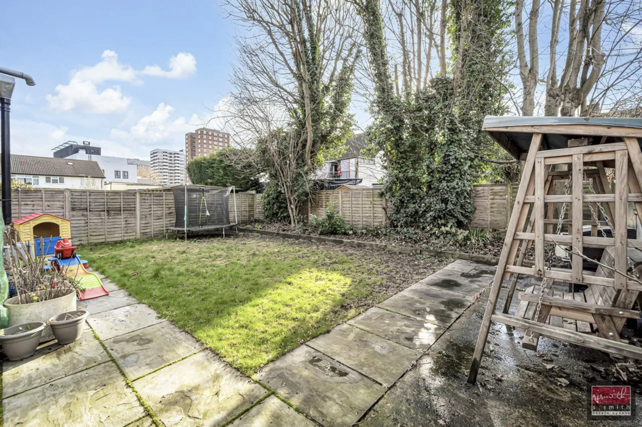 Avon Road, Sunbury-on-Thames, photo 11