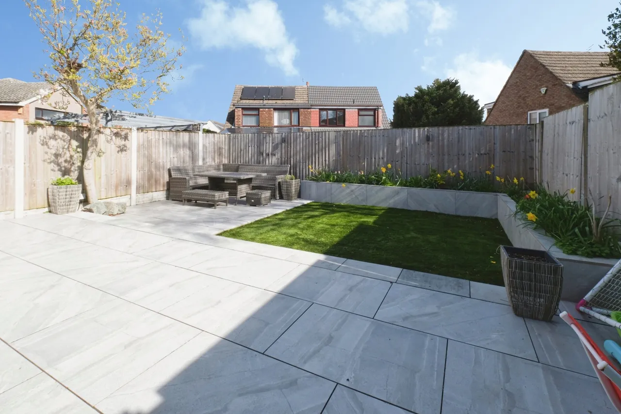 Kildare Close, Hale Village, L24, photo 17