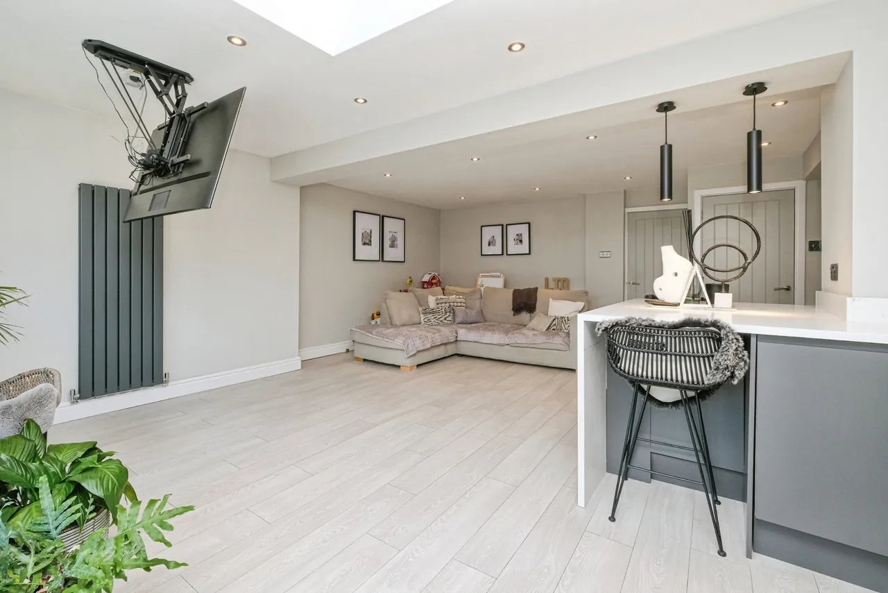 Kildare Close, Hale Village, L24, photo 9