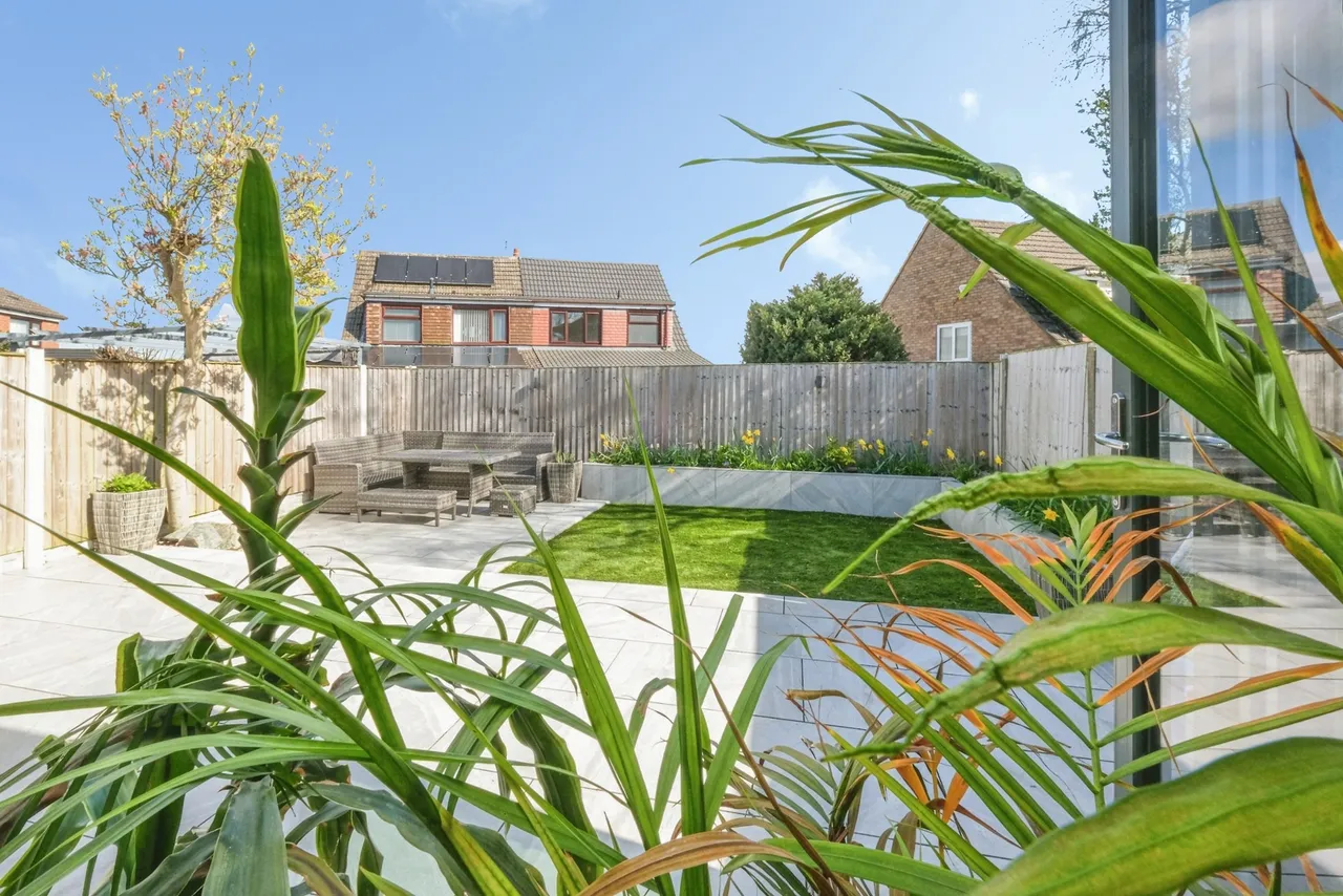 Kildare Close, Hale Village, L24, photo 19