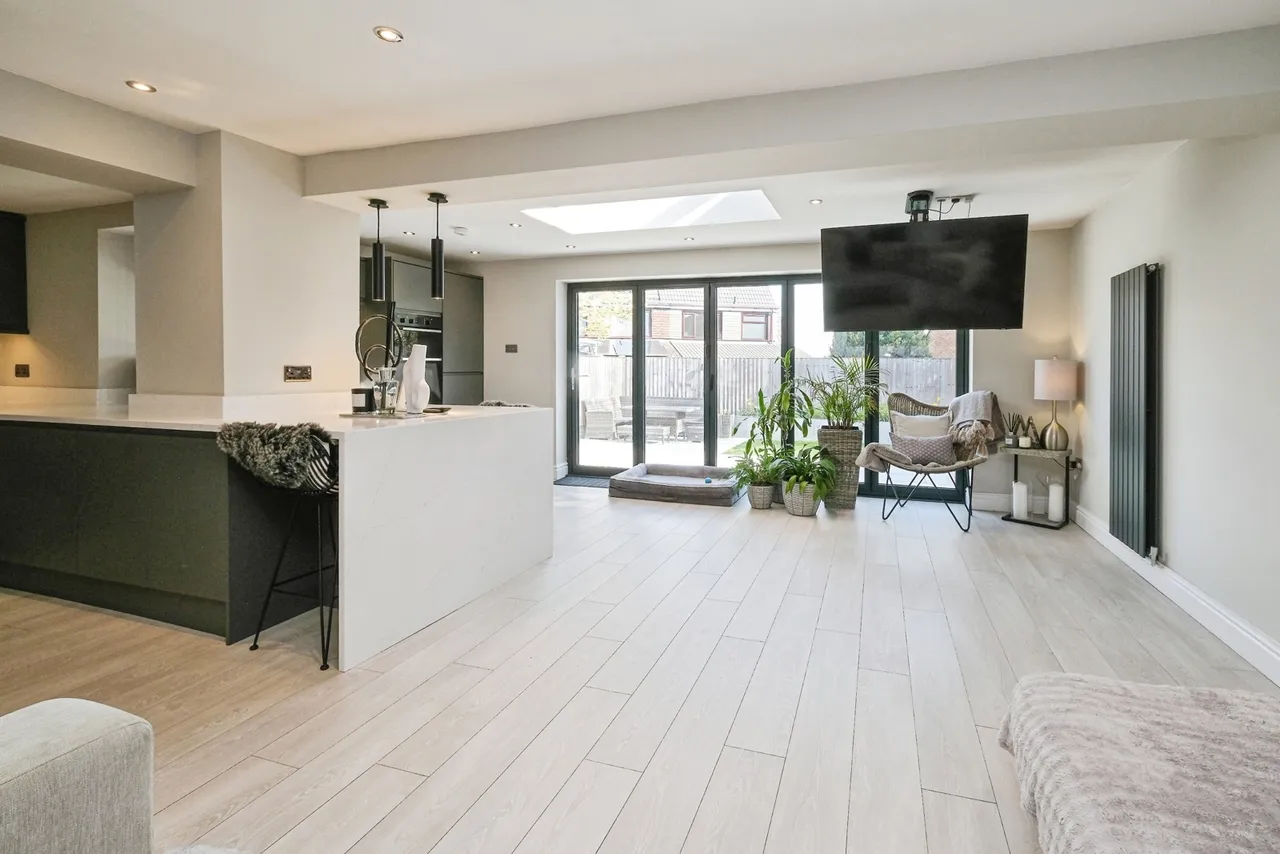 Kildare Close, Hale Village, L24, photo 5