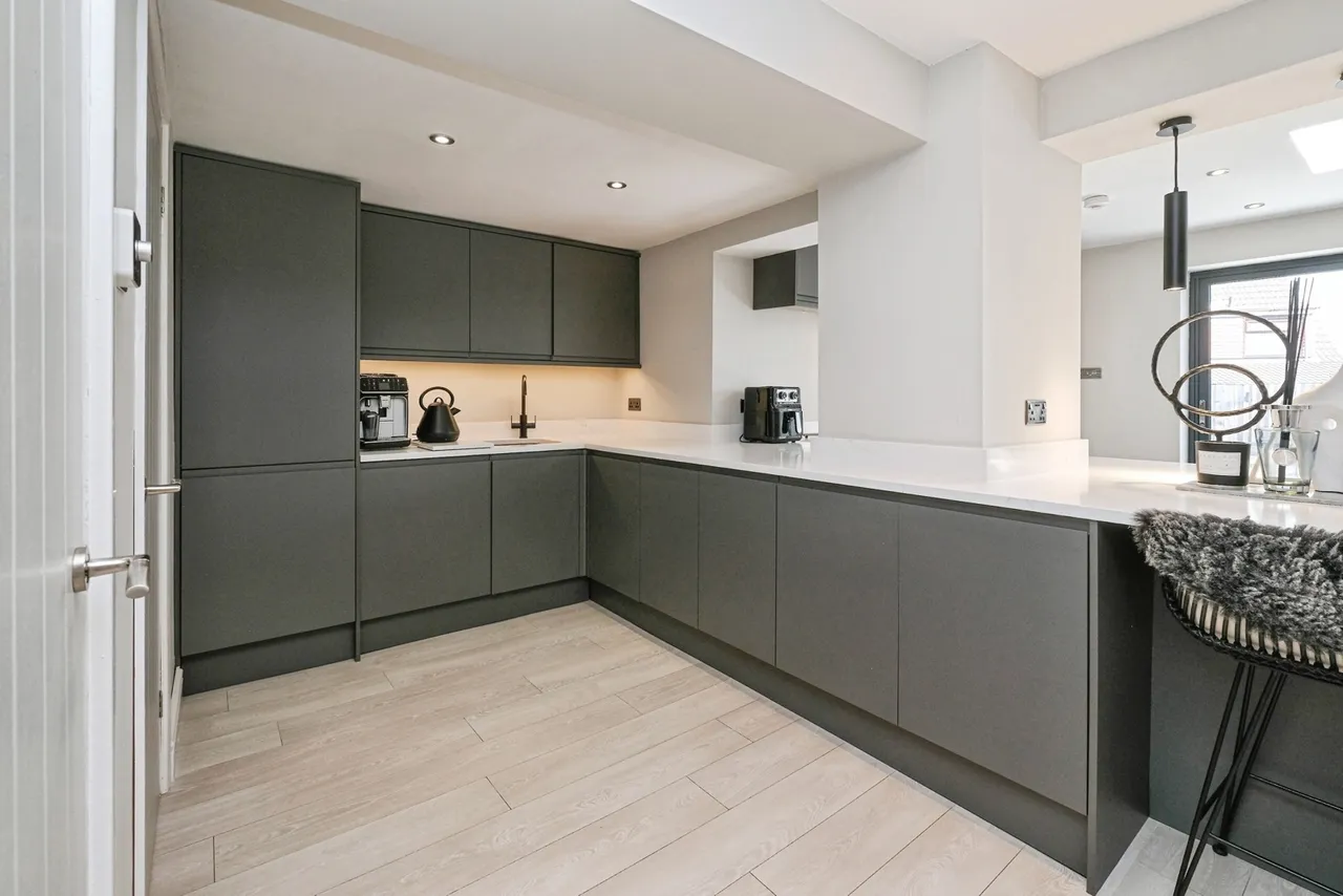 Kildare Close, Hale Village, L24, photo 7