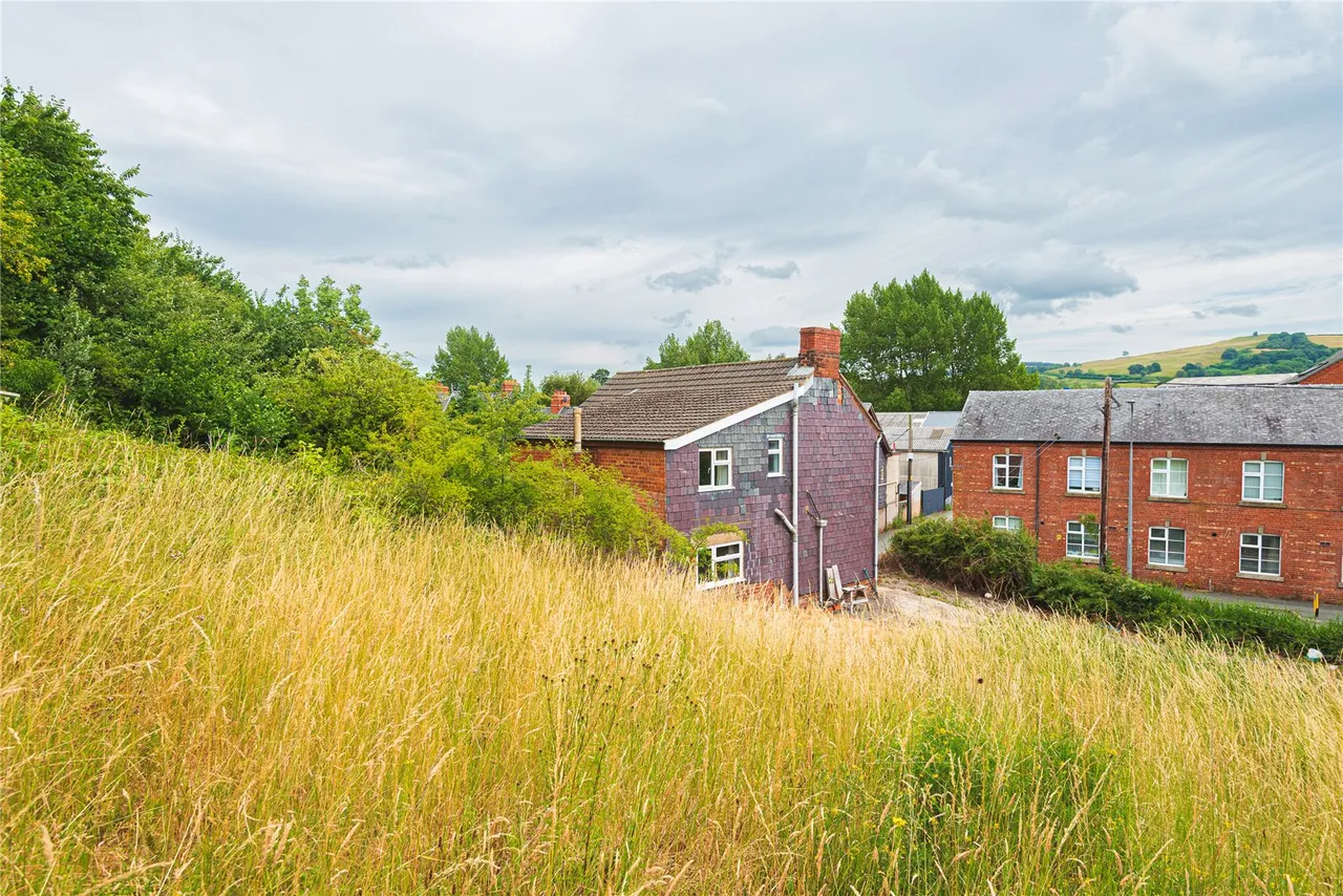 Canal Road, Newtown, Powys, SY16 2JS, photo 2