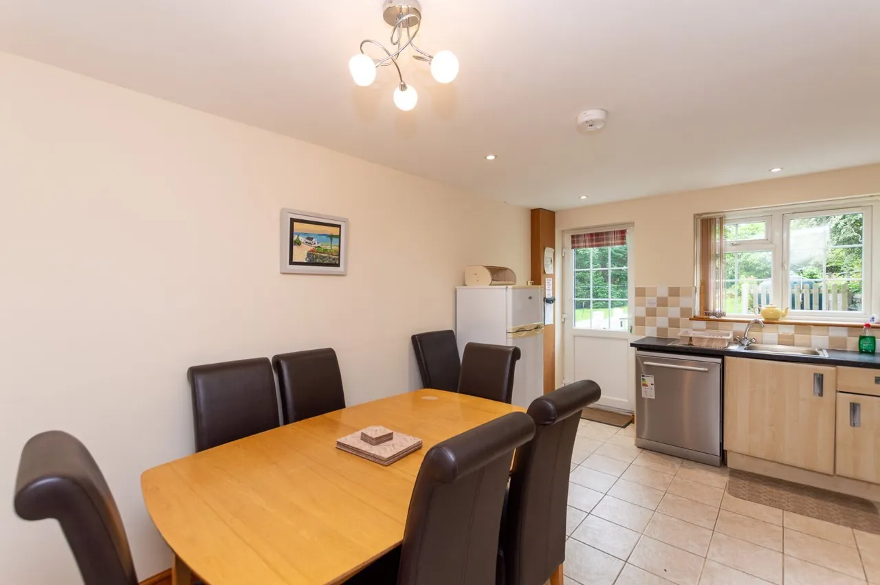 Pentraeth, LL75, photo 50