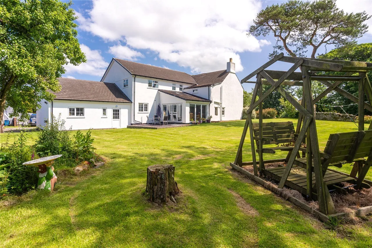 Pentraeth, LL75, photo 4