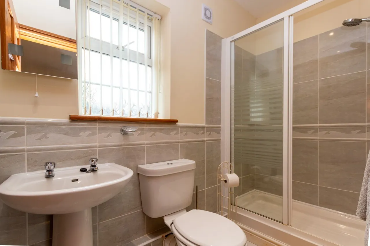 Pentraeth, LL75, photo 37