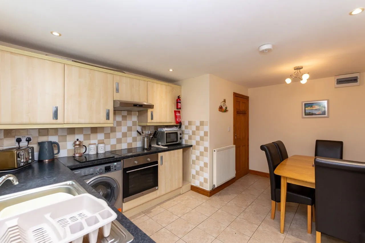 Pentraeth, LL75, photo 51