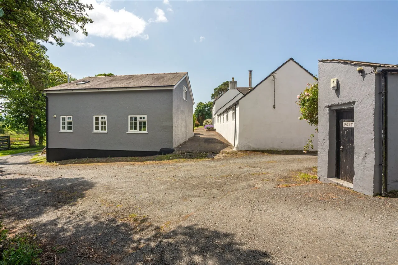 Pentraeth, LL75, photo 32