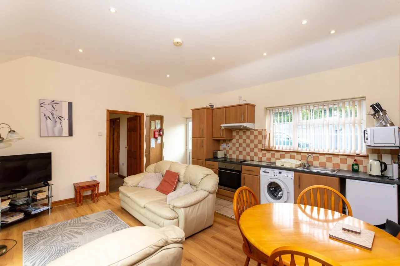 Pentraeth, LL75, photo 40