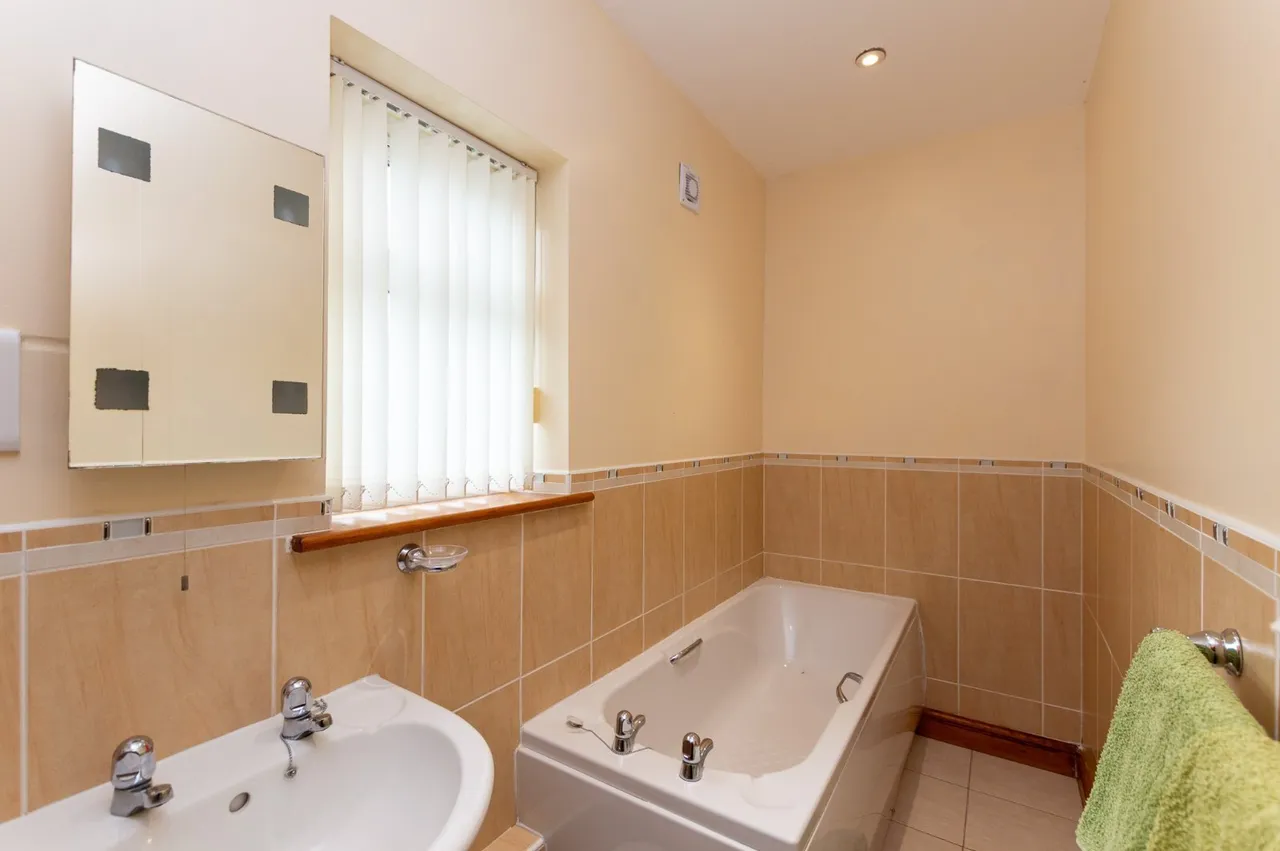 Pentraeth, LL75, photo 53
