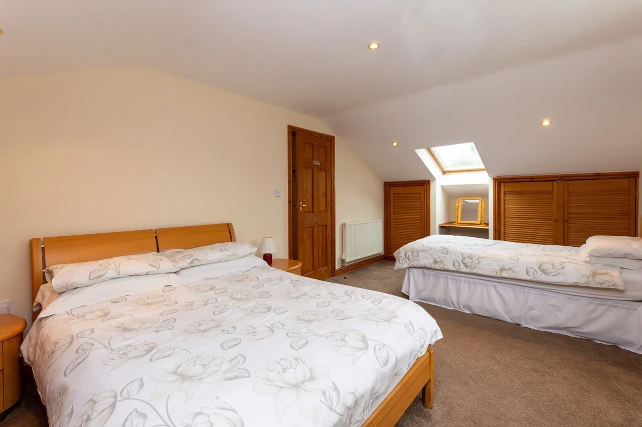 Pentraeth, LL75, photo 46