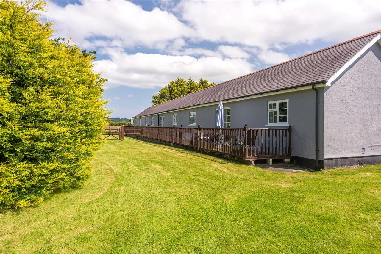 Pentraeth, LL75, photo 19