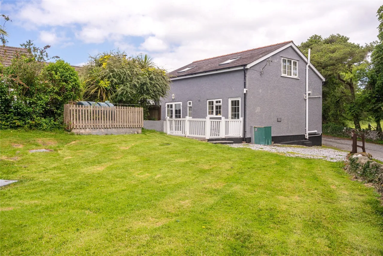 Pentraeth, LL75, photo 17