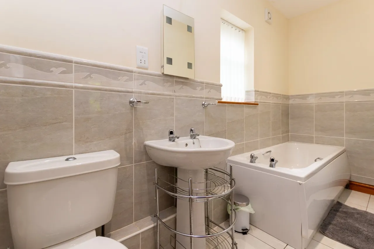 Pentraeth, LL75, photo 43