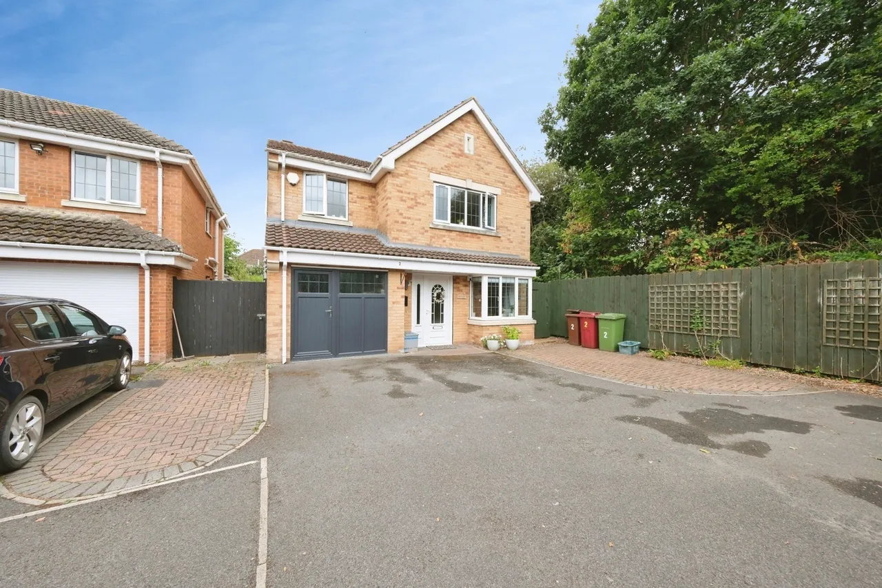 4 bed house for sale — Aldam Drive, DONCASTER, Lincolnshire, DN9