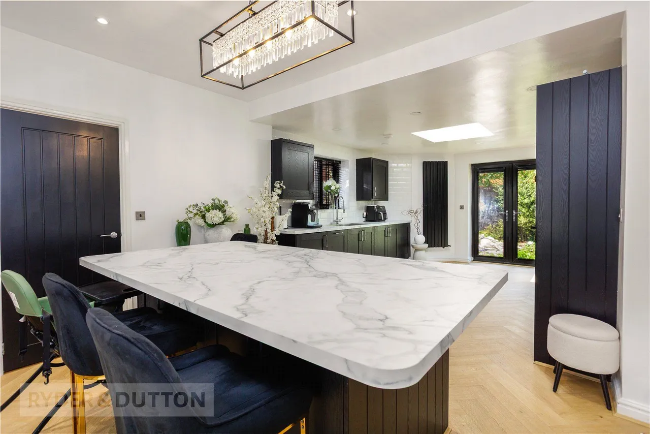 Raven Avenue, Chadderton, OL9, photo 4