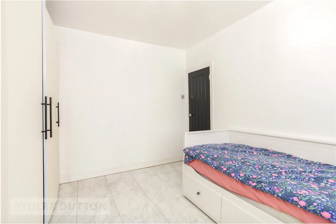 Raven Avenue, Chadderton, OL9, photo 17