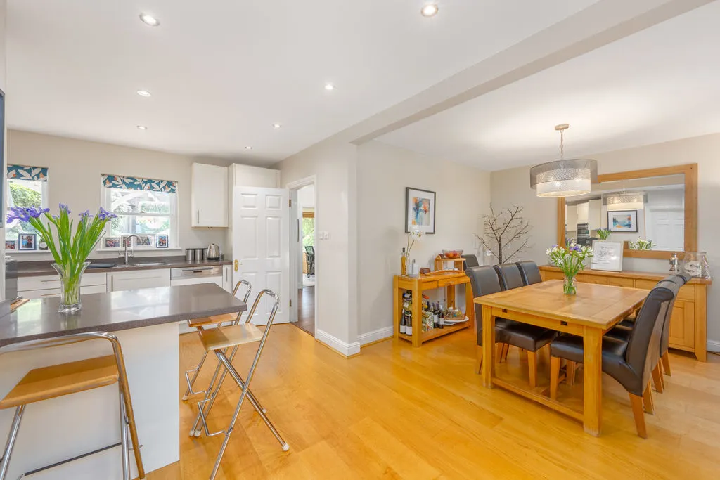 Grange Drive, Wooburn Green HP10 0QU, photo 9