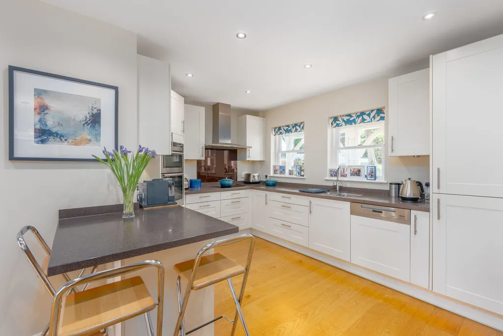 Grange Drive, Wooburn Green HP10 0QU, photo 8