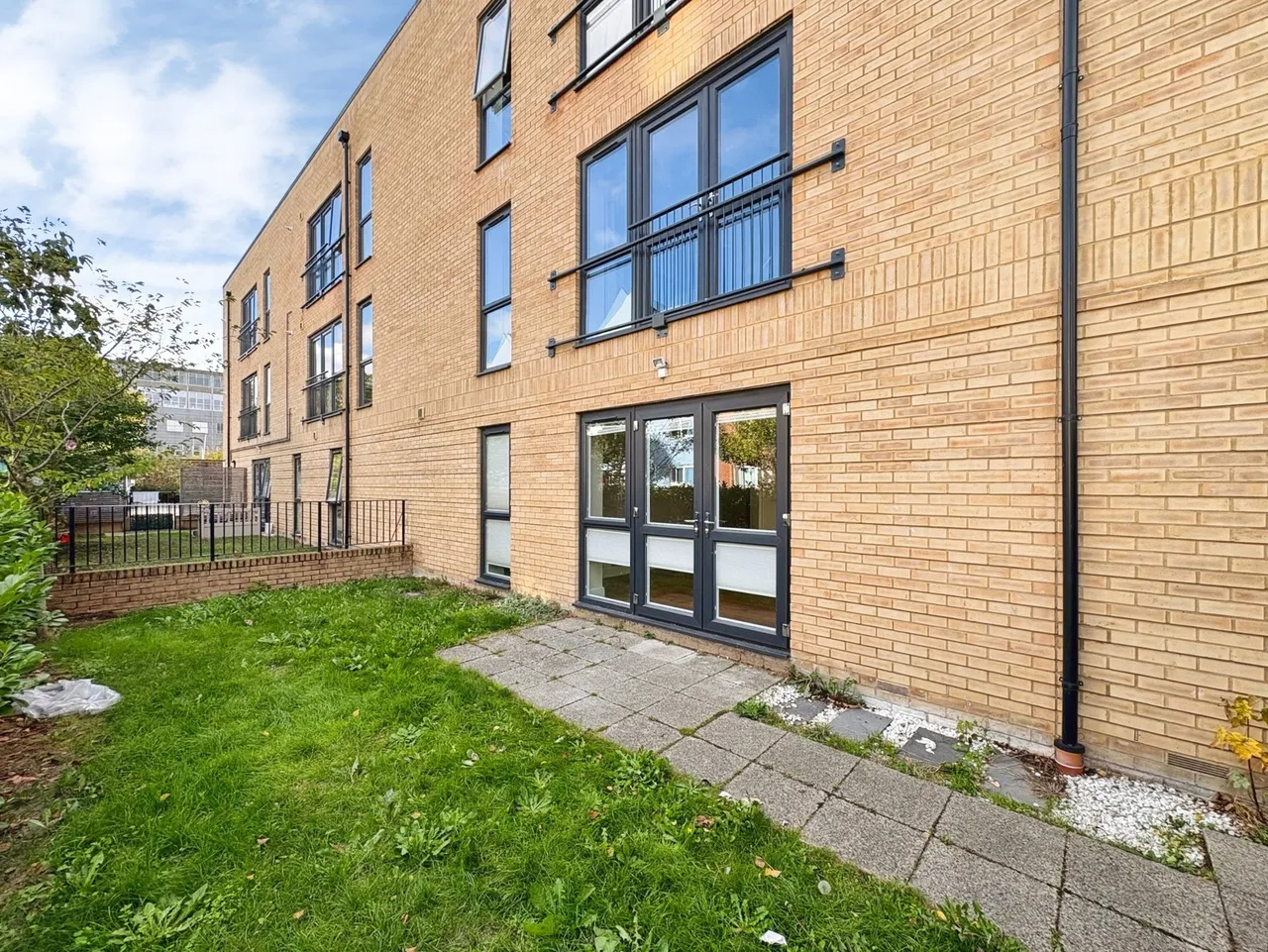 Exchange Close, Aldershot, GU11, photo 8