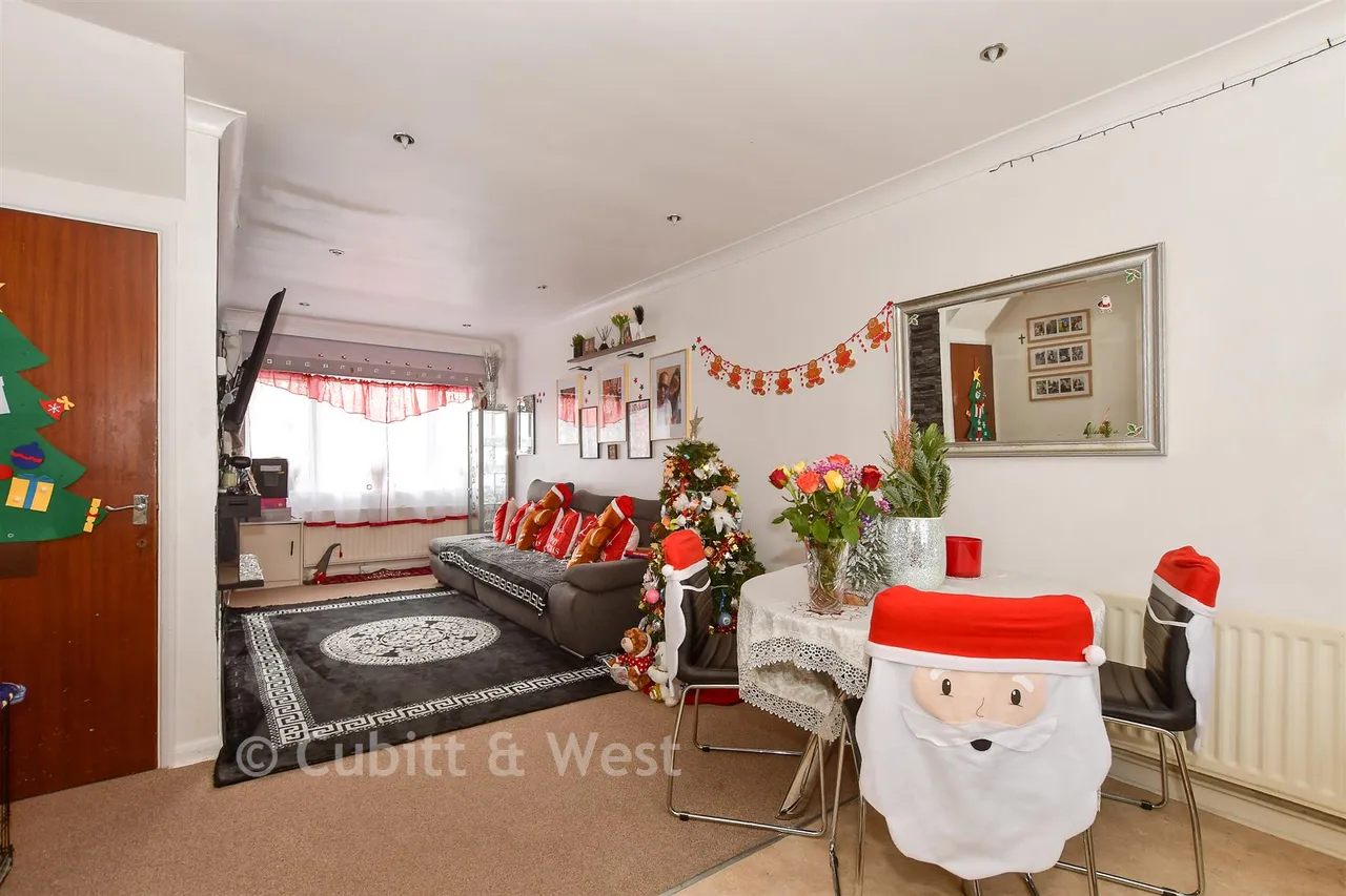 East Park, Crawley, RH10, photo 4