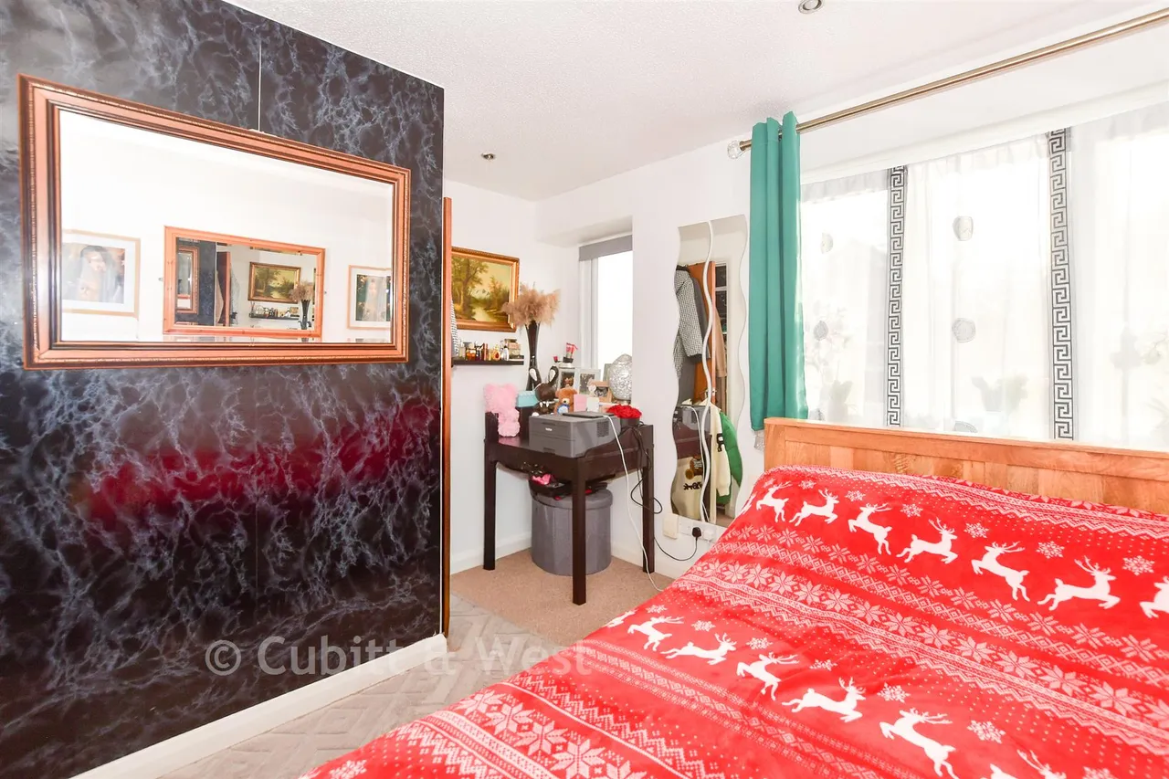 East Park, Crawley, RH10, photo 6