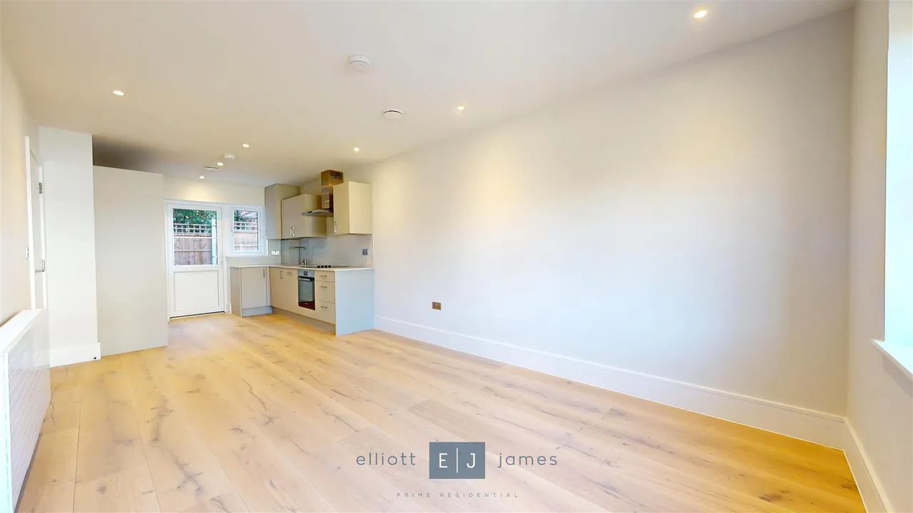 Freya Lodge, Loughton, photo 7