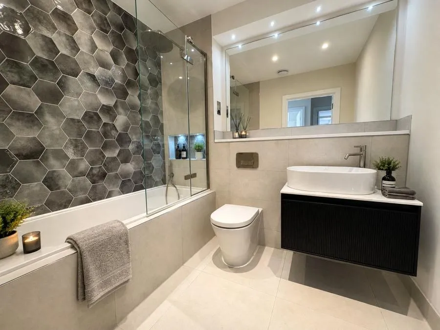 Littleworth Road, Esher, KT10, photo 2