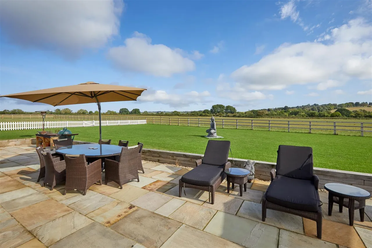 Bicester Road, Oakley, photo 36