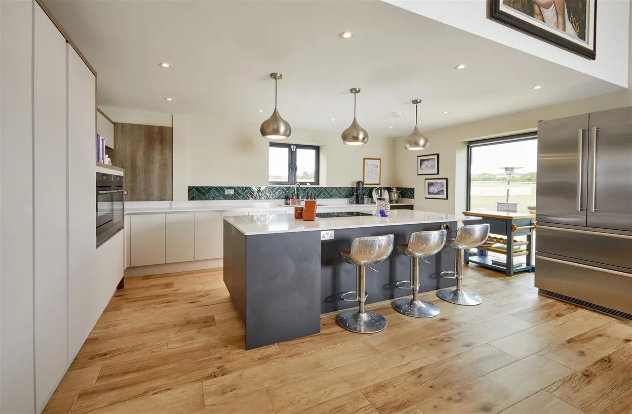 Bicester Road, Oakley, photo 5