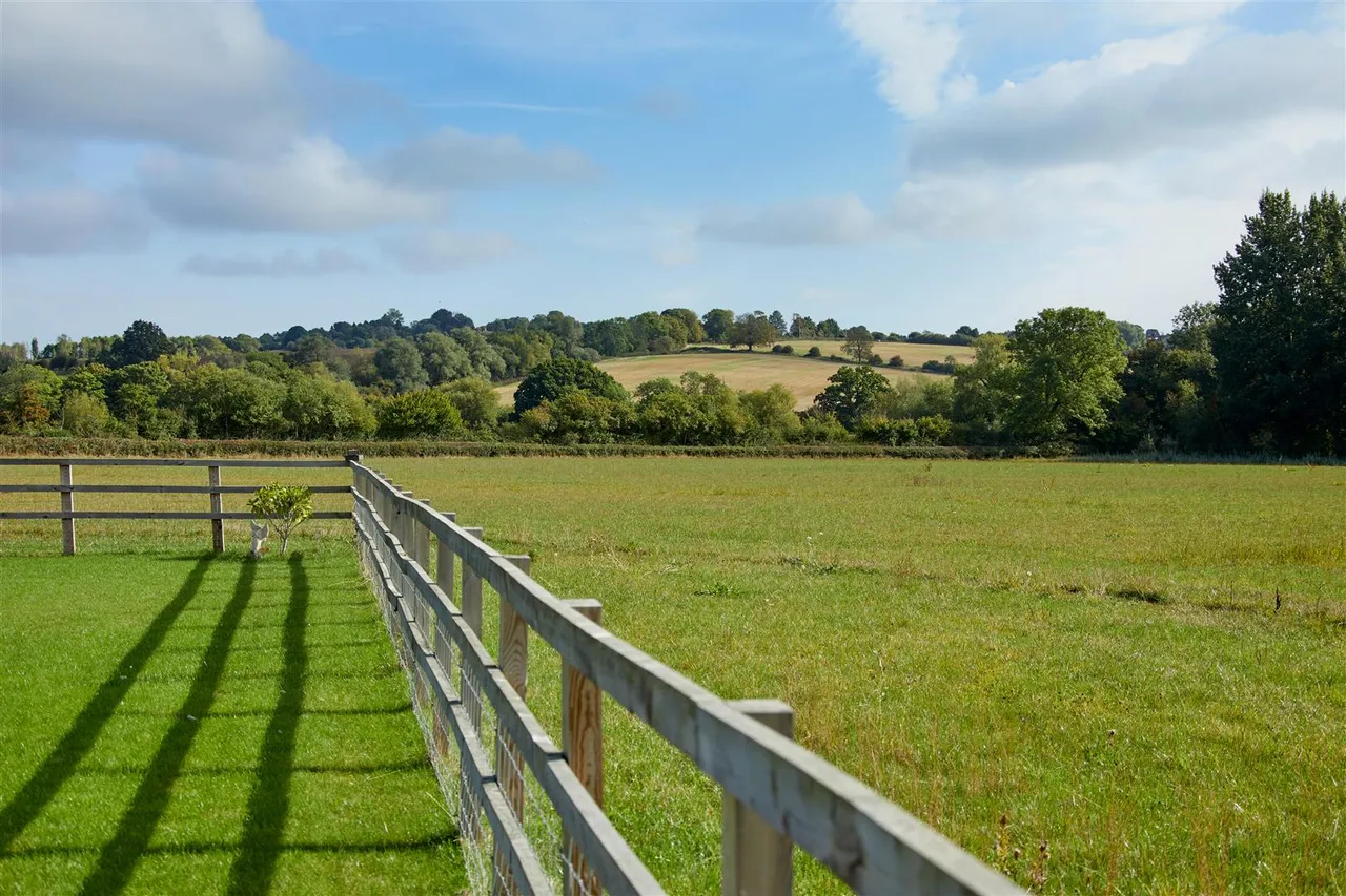Bicester Road, Oakley, photo 18