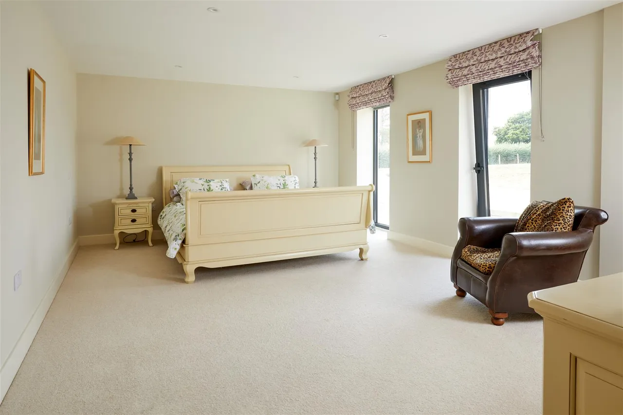 Bicester Road, Oakley, photo 6
