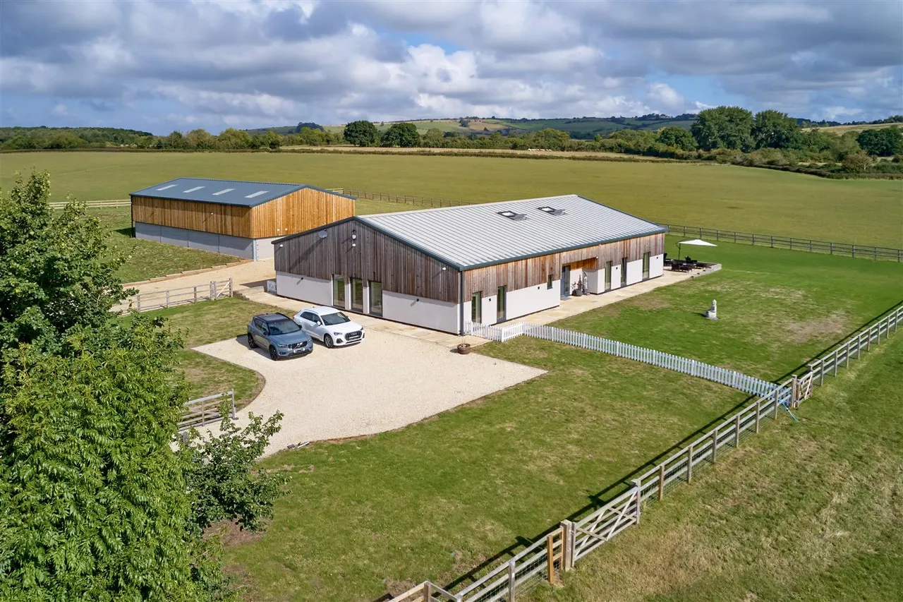 Bicester Road, Oakley, photo 8