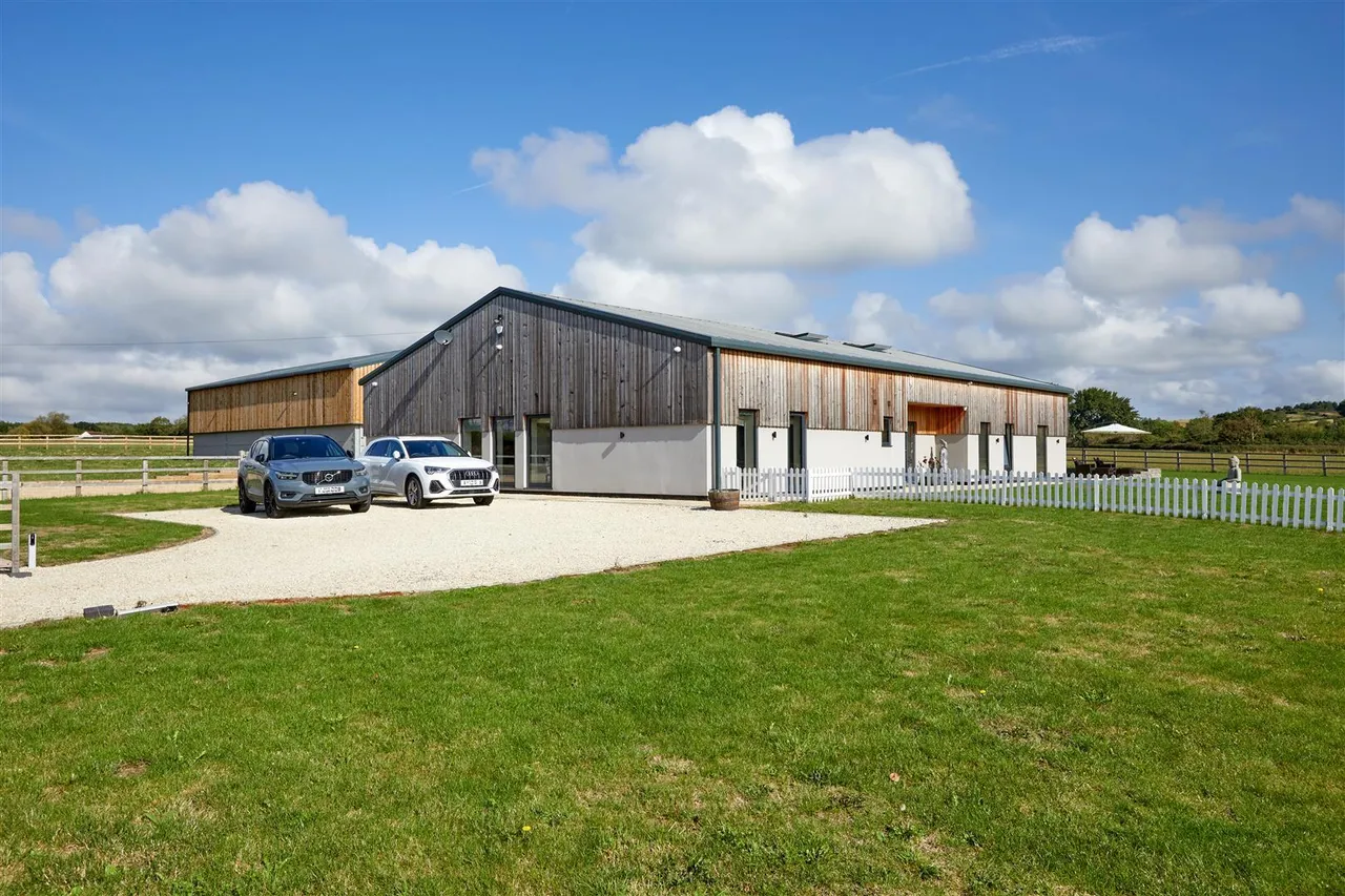 Bicester Road, Oakley, photo 28