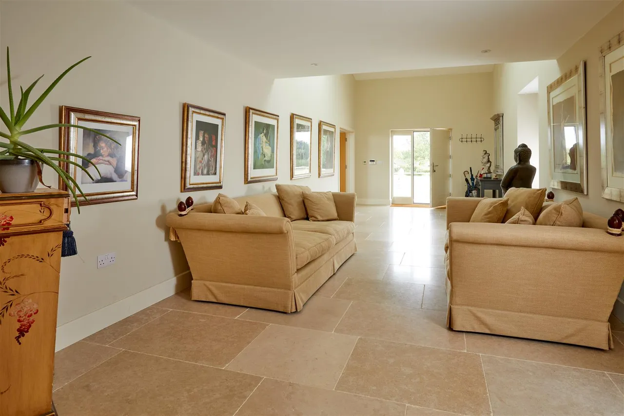 Bicester Road, Oakley, photo 7
