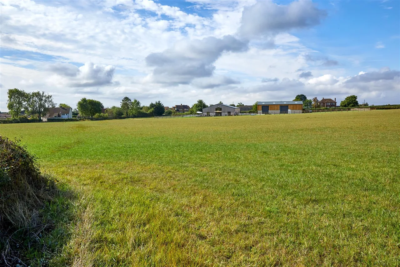 Bicester Road, Oakley, photo 26