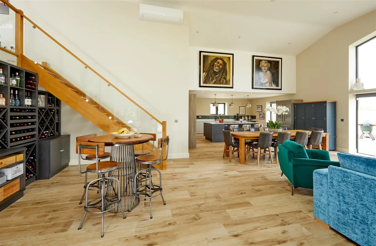 Bicester Road, Oakley, photo 4