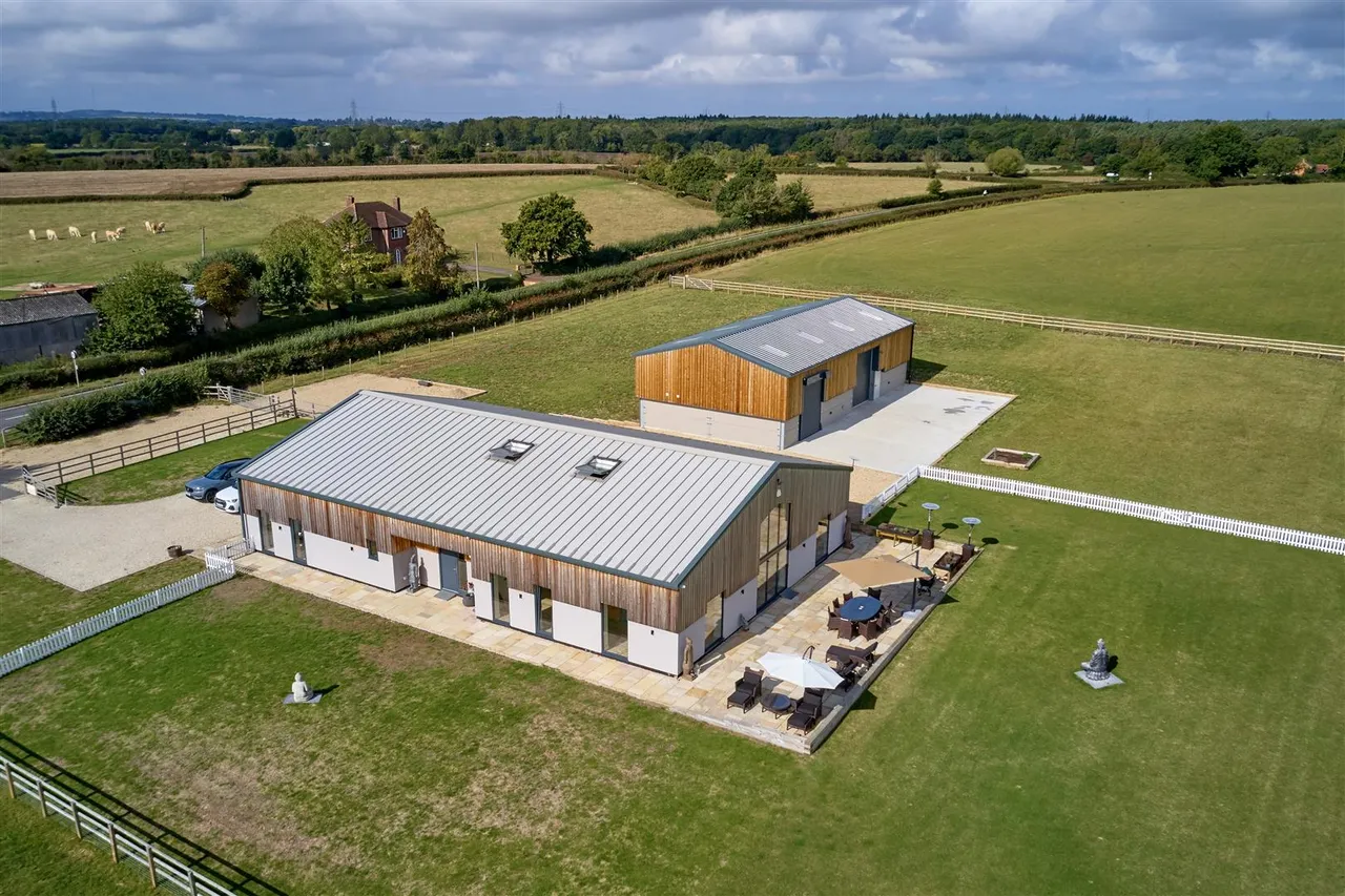 Bicester Road, Oakley, photo 44