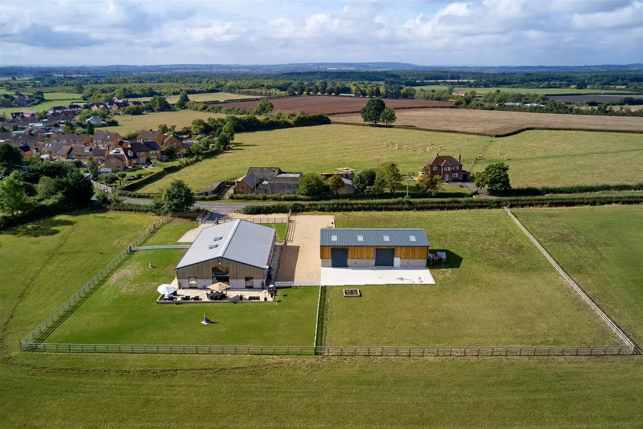 Bicester Road, Oakley, photo 43