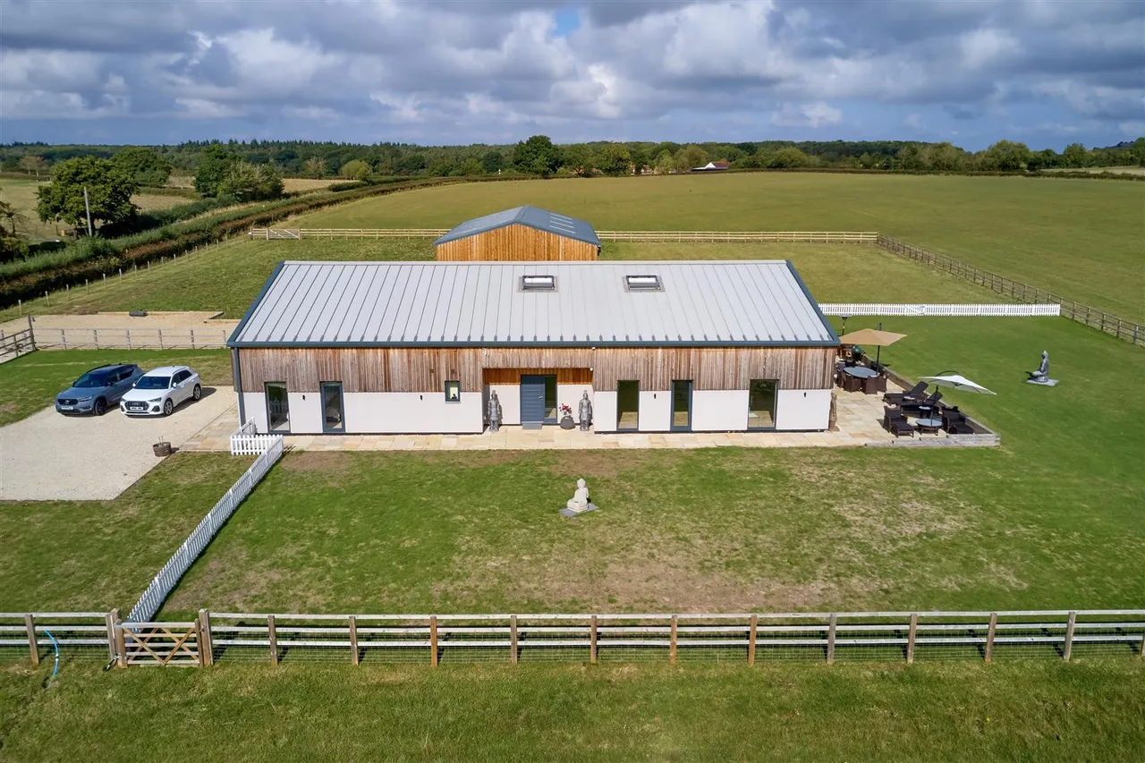 Bicester Road, Oakley, photo 45