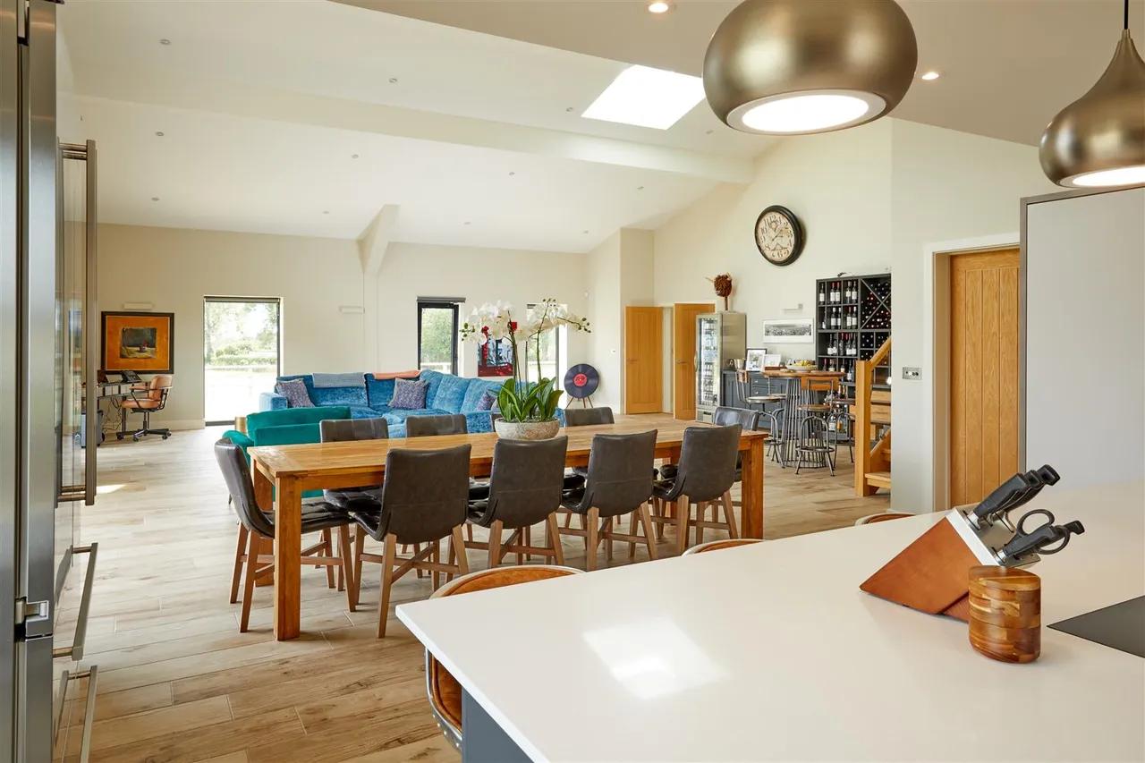 Bicester Road, Oakley, photo 14