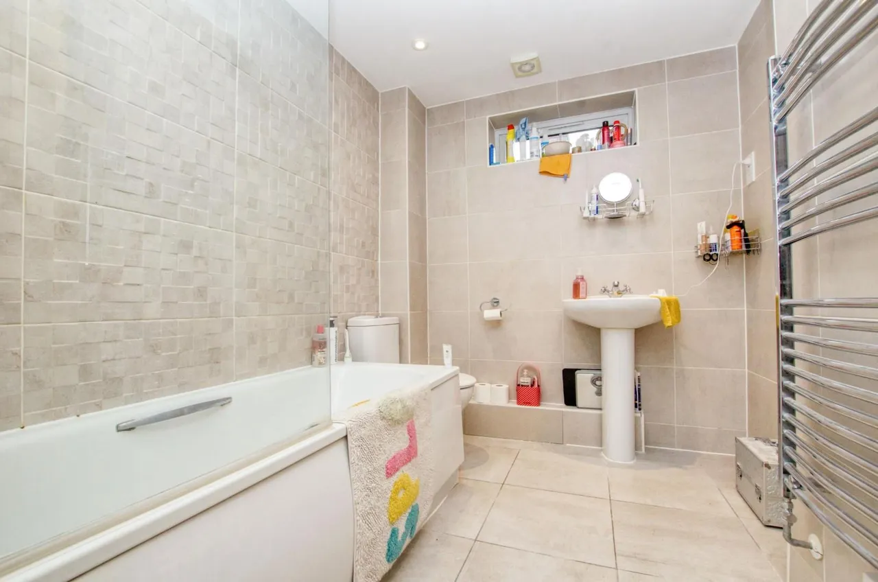 Winchester Road, Botley, SO32, photo 12