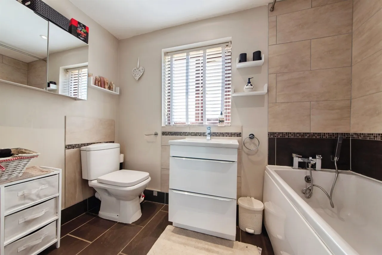 Mawford Close, Moulton Seas End, PE12, photo 17