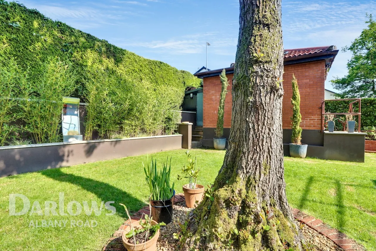 Churchill Close, photo 31