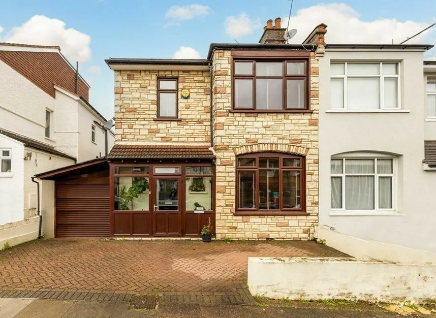 4 bed house for sale — Rowsley Avenue, Hendon, NW4