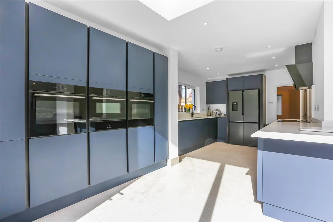 Hall Road, Wallington, SM6 0RT, photo 2