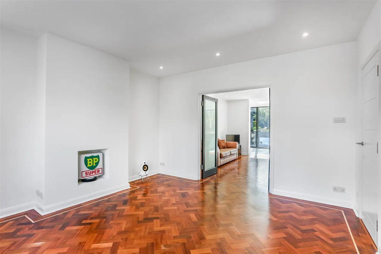 Hall Road, Wallington, SM6 0RT, photo 9