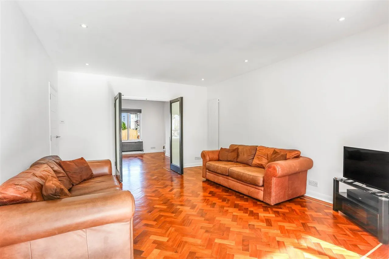 Hall Road, Wallington, SM6 0RT, photo 11